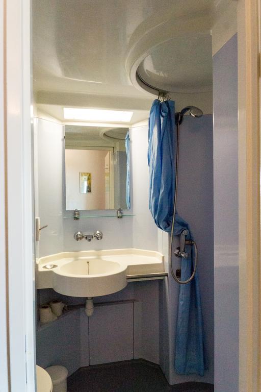 Ymca Villeneuve Les Avignon Hotel Quarto foto