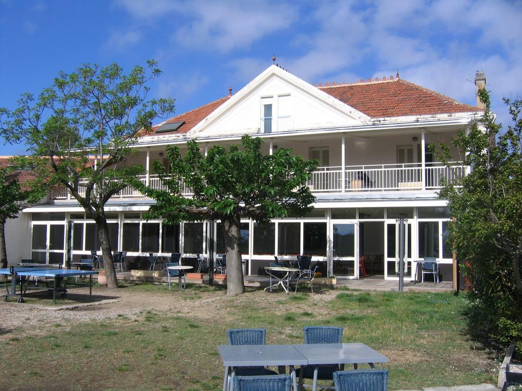 Ymca Villeneuve Les Avignon Hotel Exterior foto