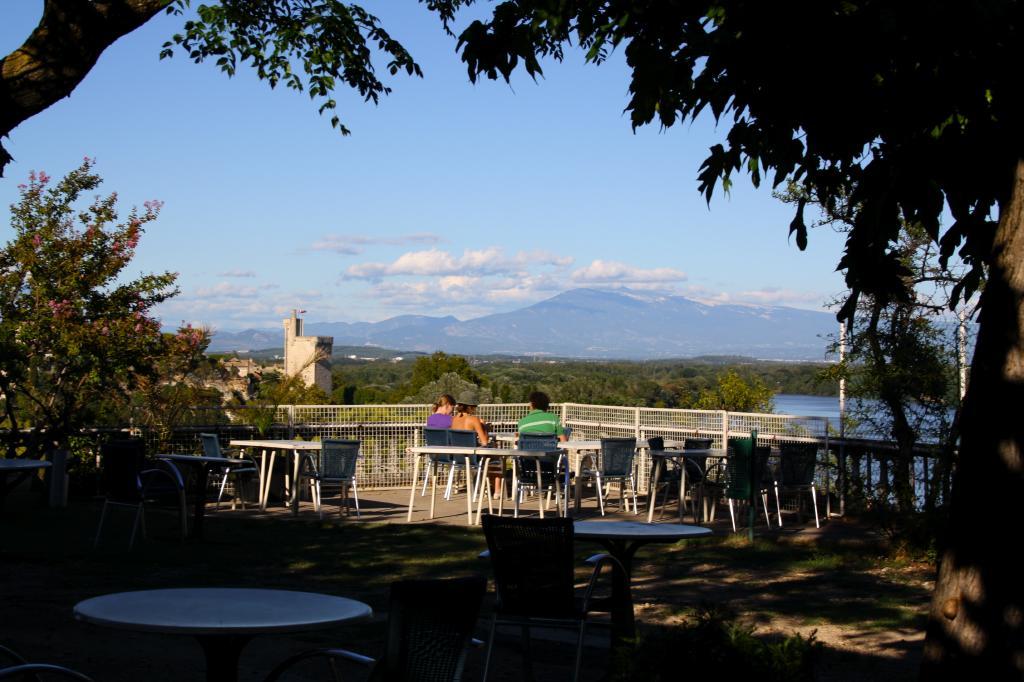 Ymca Villeneuve Les Avignon Hotel Exterior foto